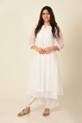 Ladies White New Fashion Hand Chikankari Kurti