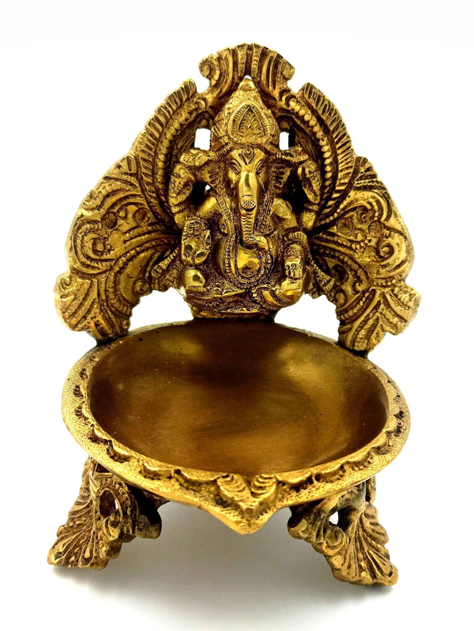 Arihant Craft� Hindu God Ganesha Oil Lamp Ganpati Statue Sculpture Hand Craft Showpiece � 12.5 cm (Brass, Gold)