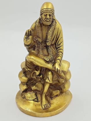 Arihant Craft� Hindu God Shirdi Sai Baba Idol Sculpture Hand Work Showpiece � 18.5 cm (Brass, Gold)