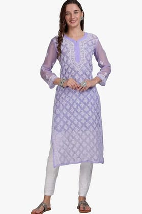 BUTIJAAL CHIKANKARI KURTI