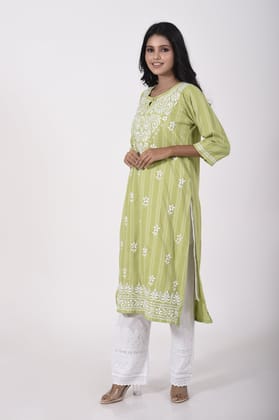 Ladies New Fashion Cotton Chikankari Kurti