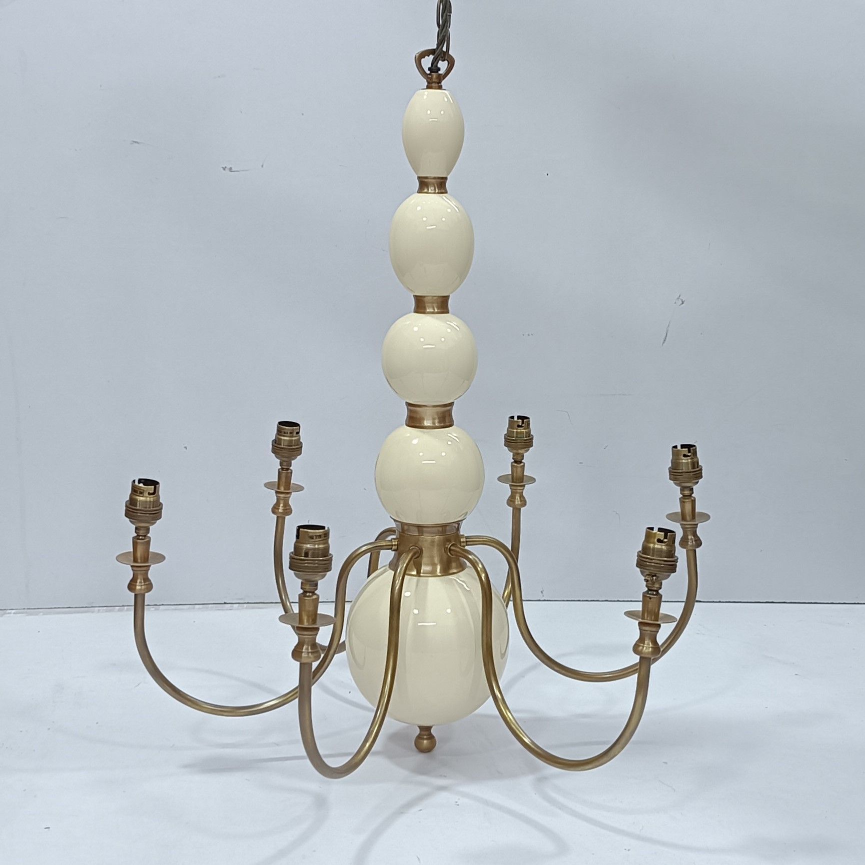 Dunnock chandelier in white