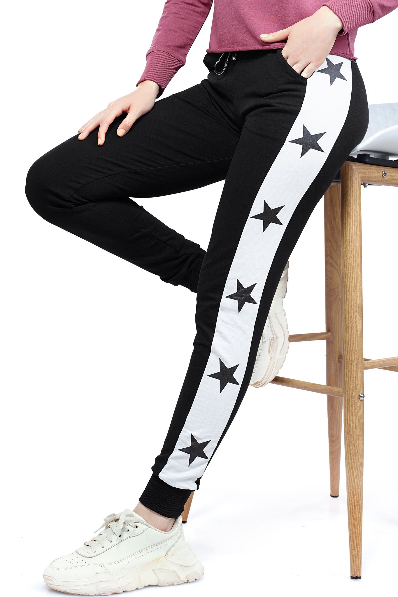 ZEYO Women's Joggers Star Printed Black Regular Fit Track Pant