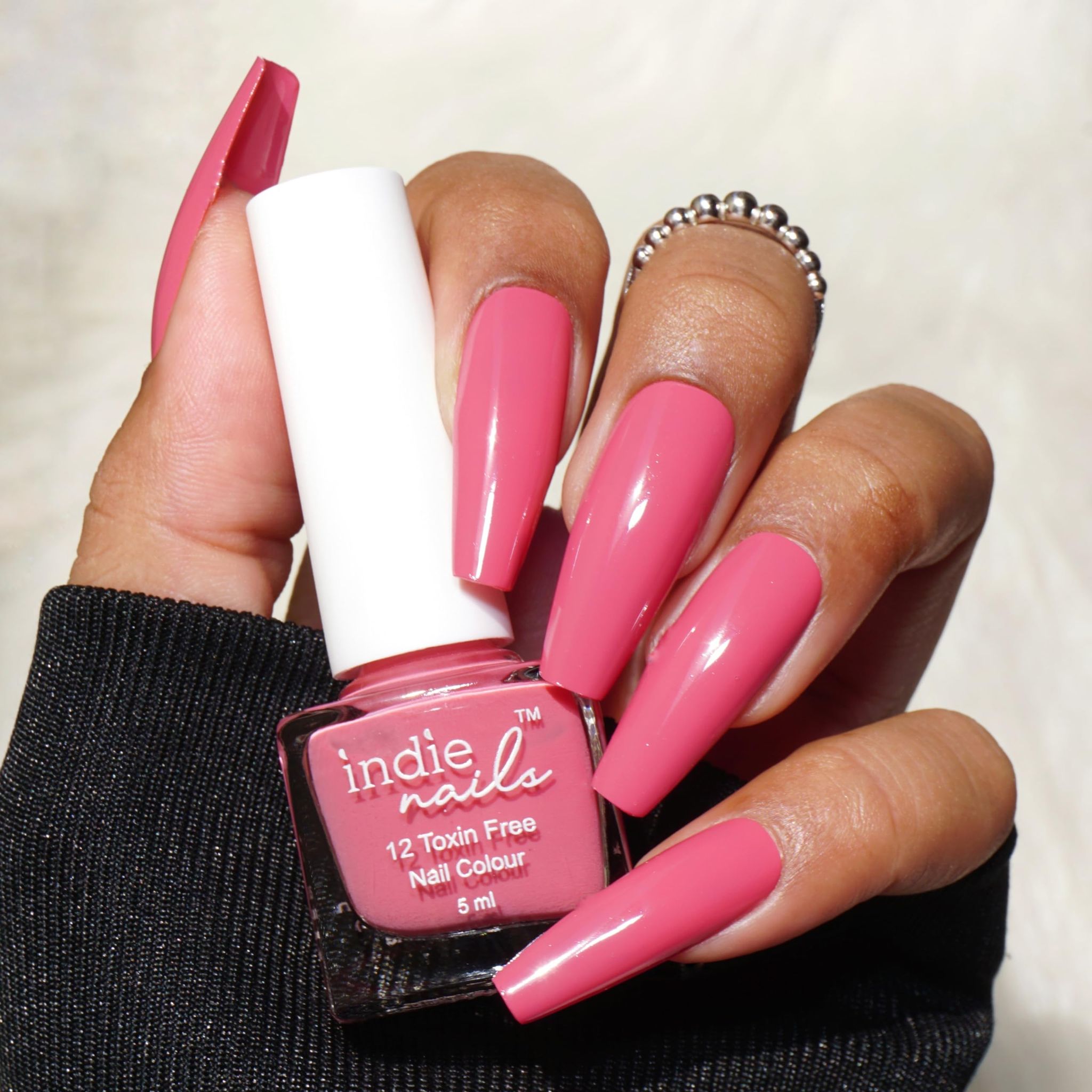 Indie Nails Moody is Free of 12 toxins vegan cruelty-free quick dry glossy finish chip resistant. Onion Pink Colour shade Liquid: 5 ml