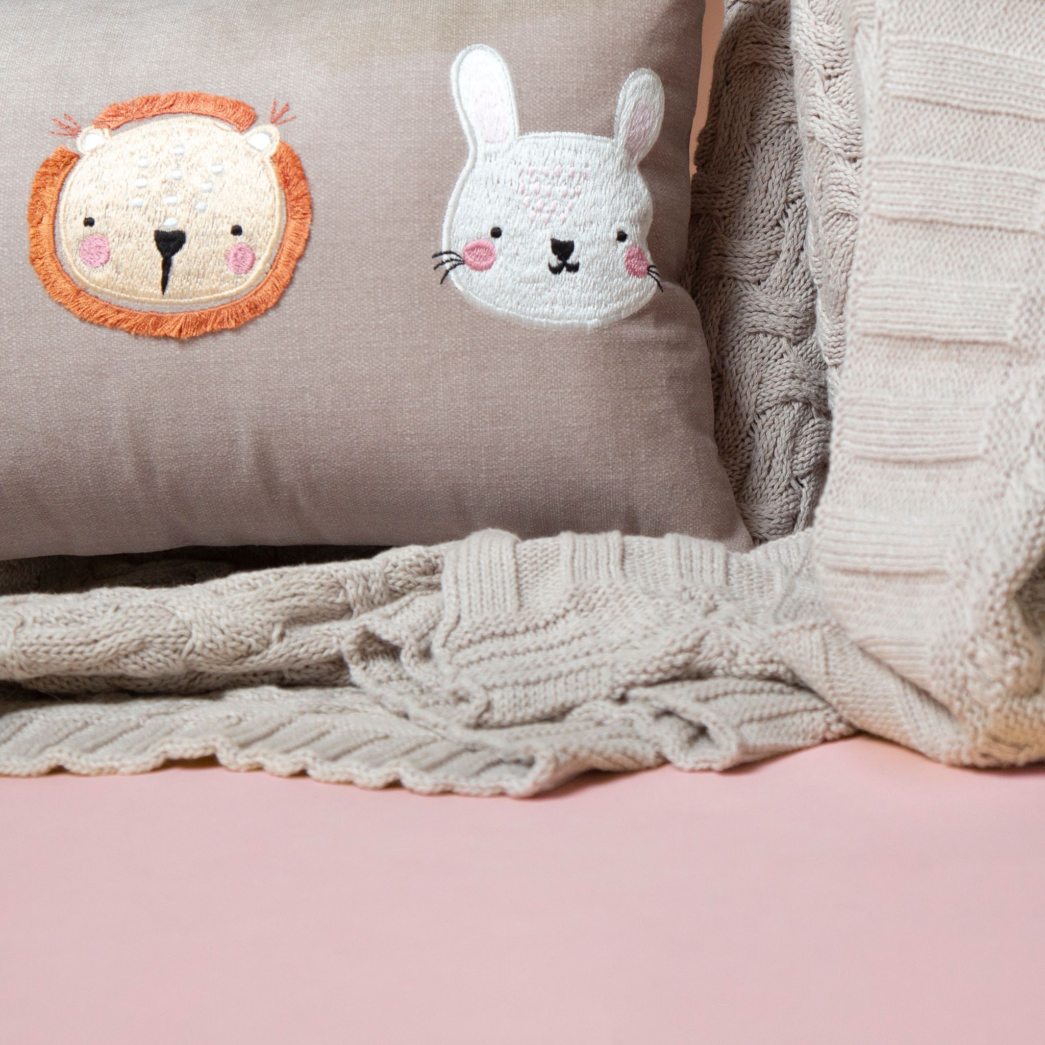 Chann Studio – Baby Zoo Velvet Cushion Covers