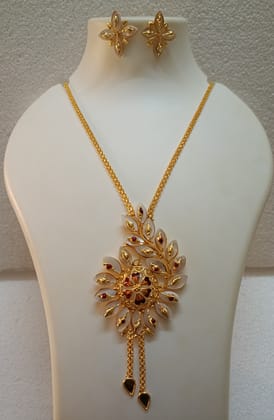 Purabi Jewels Shell, Brass Gold-plated Beautiful Leaf with Flower Design Necklace with Matching Earrings Jewel Set