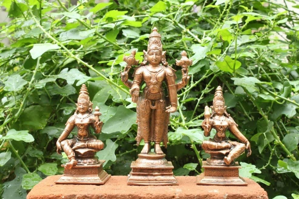 Searchers Paradise - Copper Idols Srinivasa Perumal with Sridevi Bhudevi,6.2 inches, Copper Handmade 1600  Grams, Patina Antique Finish, Pack of 1 Piece