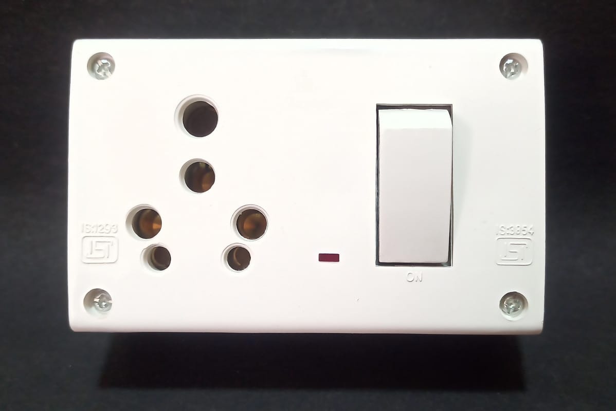 16A 1 Socket & 1 Switch Extension Box with 16A Plug & 10 Meter Wire