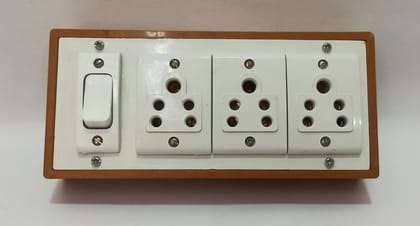 6A 3 Sockets (5 Pin Socket) & 1 Switch Extension Box with 6A Plug & 3m Wire