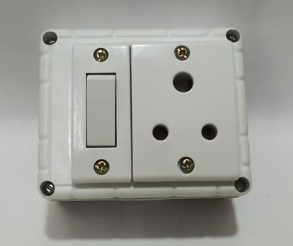 6A 1 Socket (3 Pin Socket) & 1 Switch Extension Box with 6A Plug & 20m Wire