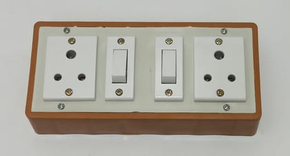 6A 2 Sockets (3 Pin Socket) & 2 Switch Extension Box with 16A Plug & 5m Wire