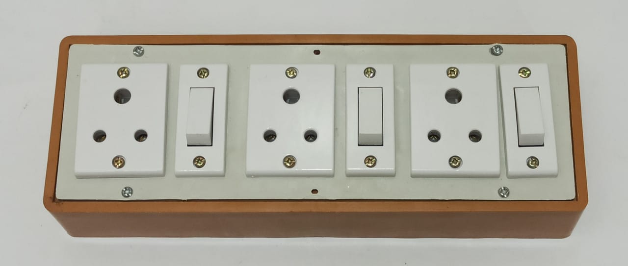 6A 3 Sockets (3 Pin Socket) & 3 Switch Extension Box with 6A Plug & 30m Wire