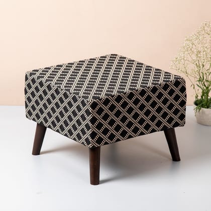 Quad Jacquard Wooden Bench in Black Color