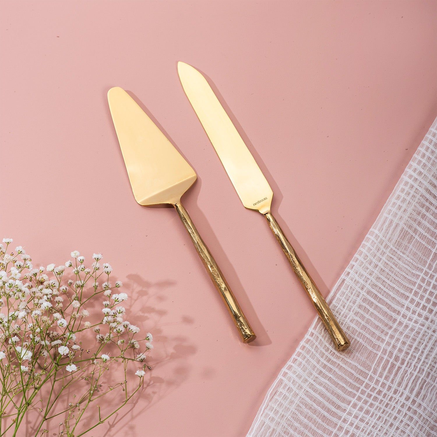 Artisan Elegance: Set of 2 Cake Servers with Hammered Handles