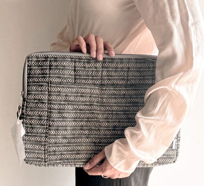 Sustainable Handmade Cotton Laptop Sleeve/Laptop Cover by Ekatra - Black stipes