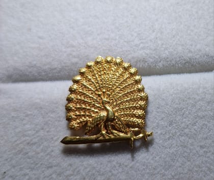 Peacock court pin