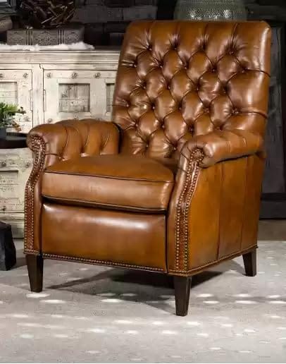 Tufted-Leather Wingchair with Armrest