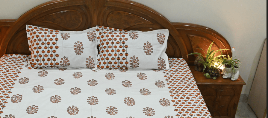 Bisttra Block Print White & Red Bed sheets