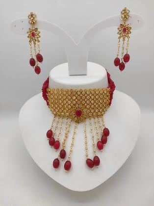 Trending Choker Maroon and White Color Chick Necklace Set for Women's Traditional Or Western Outfit and Grace The Occasion with Earrings.