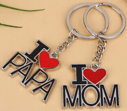 KD COLLECTIONS Combo of I Love Mom Keychain & I Love Papa Keychain – Black – Pack of 2 Keychains