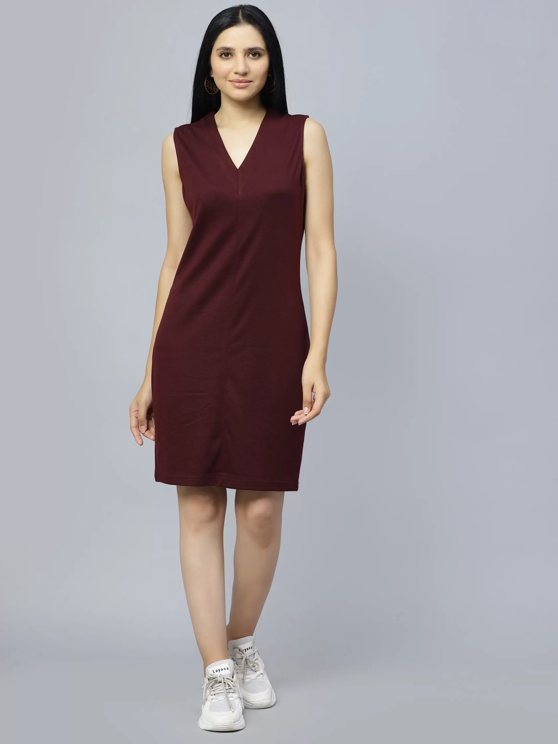 V Neck Sleeveless Knee length Knits Dress in maroon colour