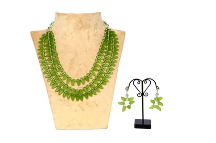 Leaf Shaped Glass Bead Necklace