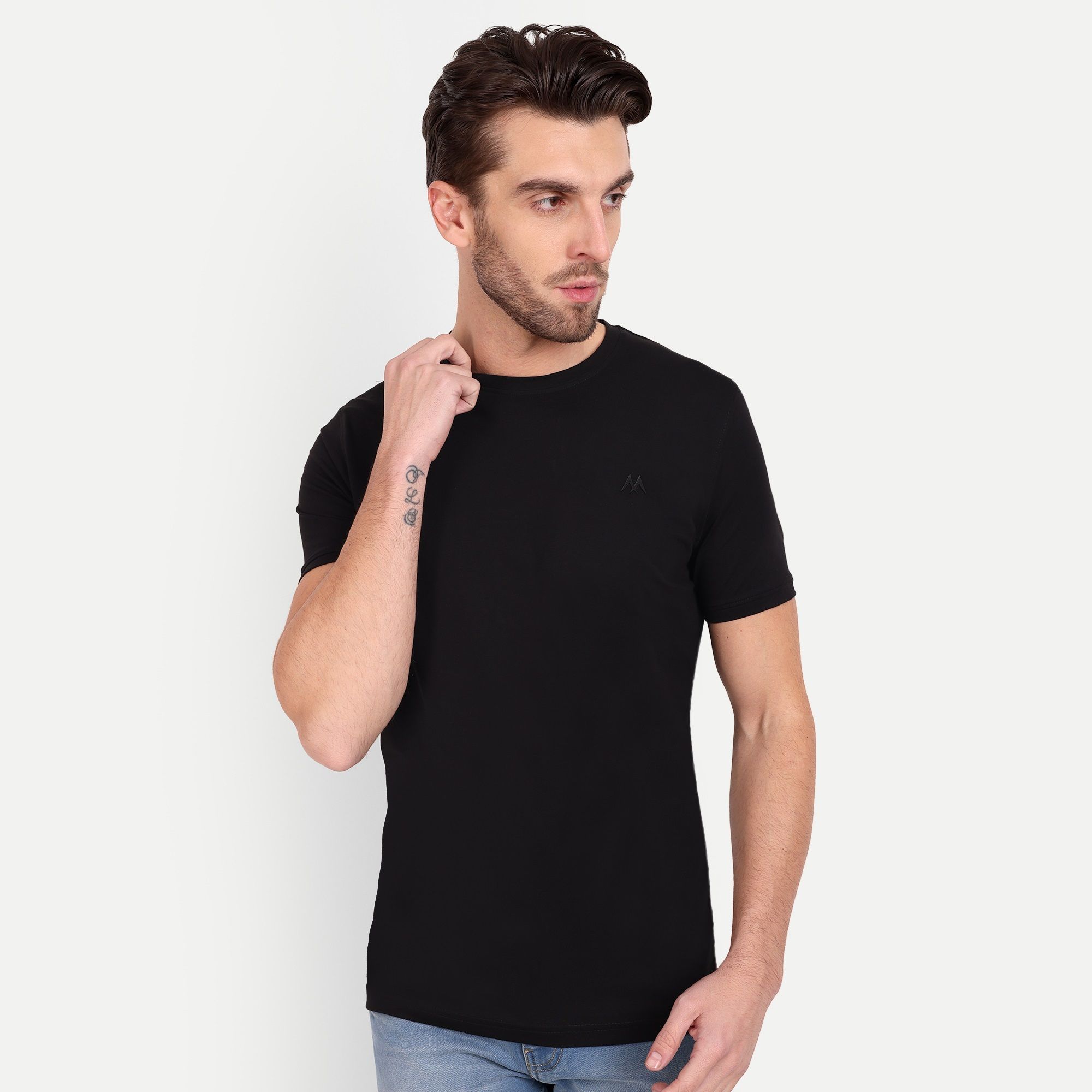 Solid Men Round Neck Black T-Shirt