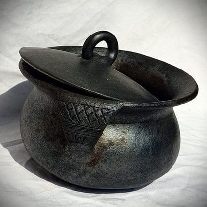 Longpi Black Pottery Cooking Pot with Lid