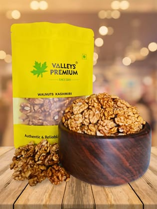 Valleys Premium Kashmiri Walnut Kernels Vaccum Pack 800 Gram (AKHROT GIRI) Pack of 2