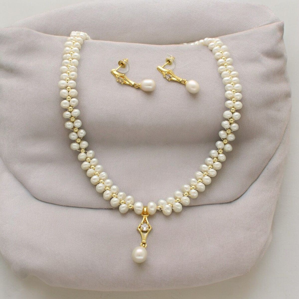 Sri Jagdamba Pearls winsome Pearl Necklace Set