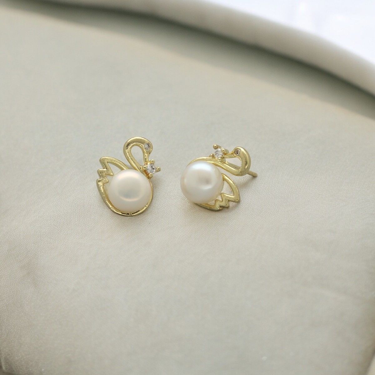 Sri Jagdamba Pearls Pearl Duck Earrings