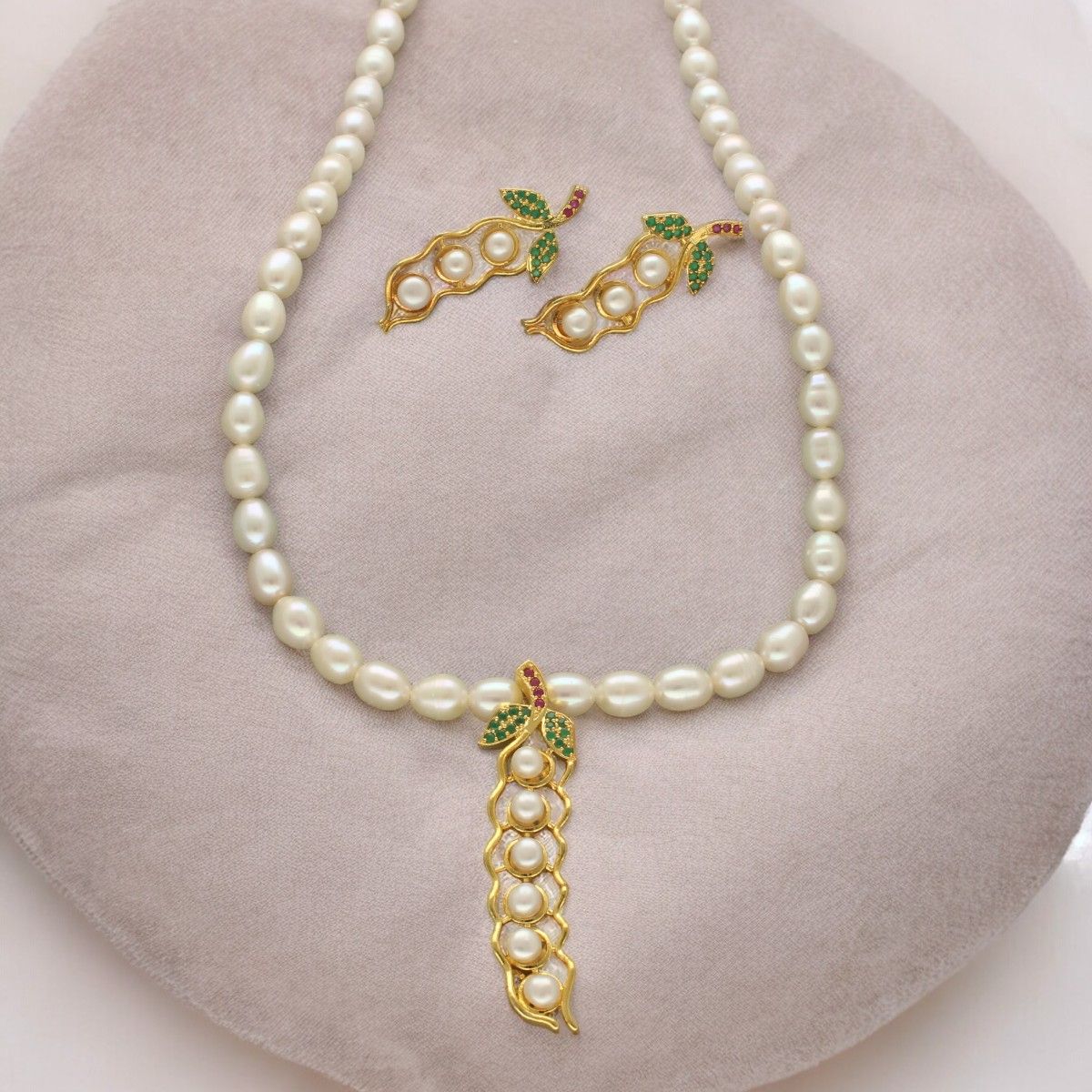 Sri Jagdamba Pearls Heavenly Pearl Necklace Set