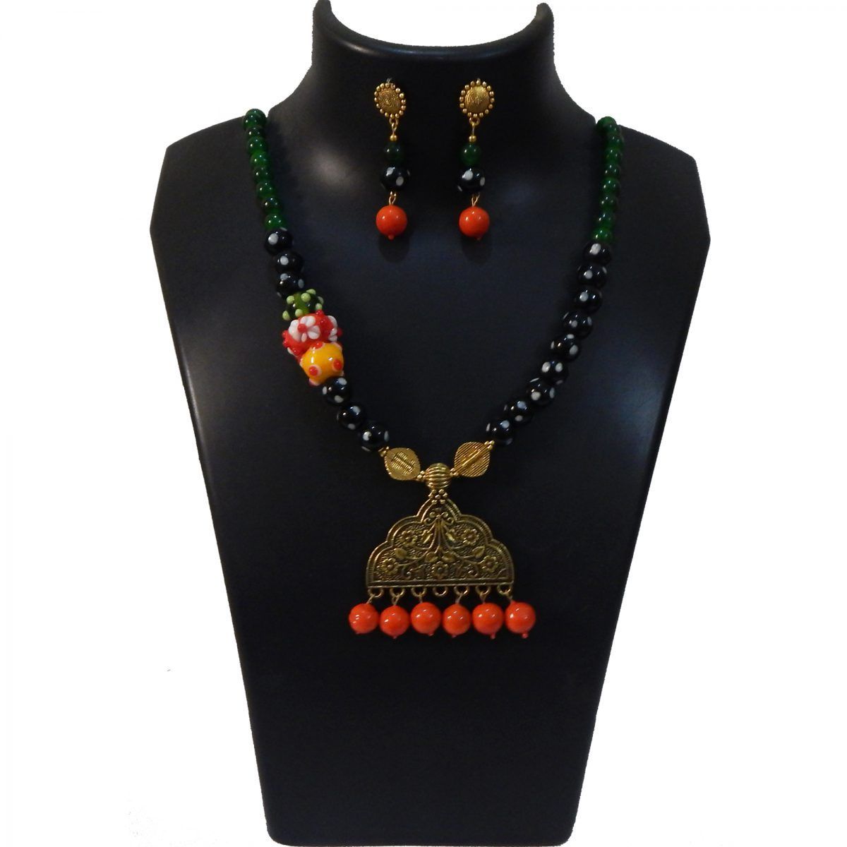 GLASS BEADS WITH METAL PENDANT FANCY NECKLACE