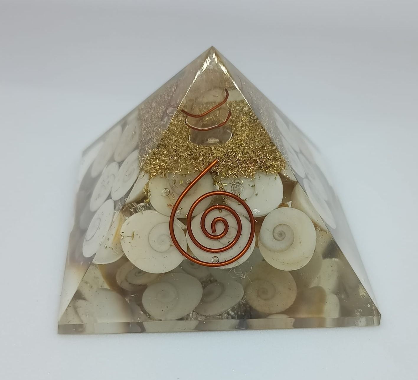 Orgone Gomati Chakra pyramid