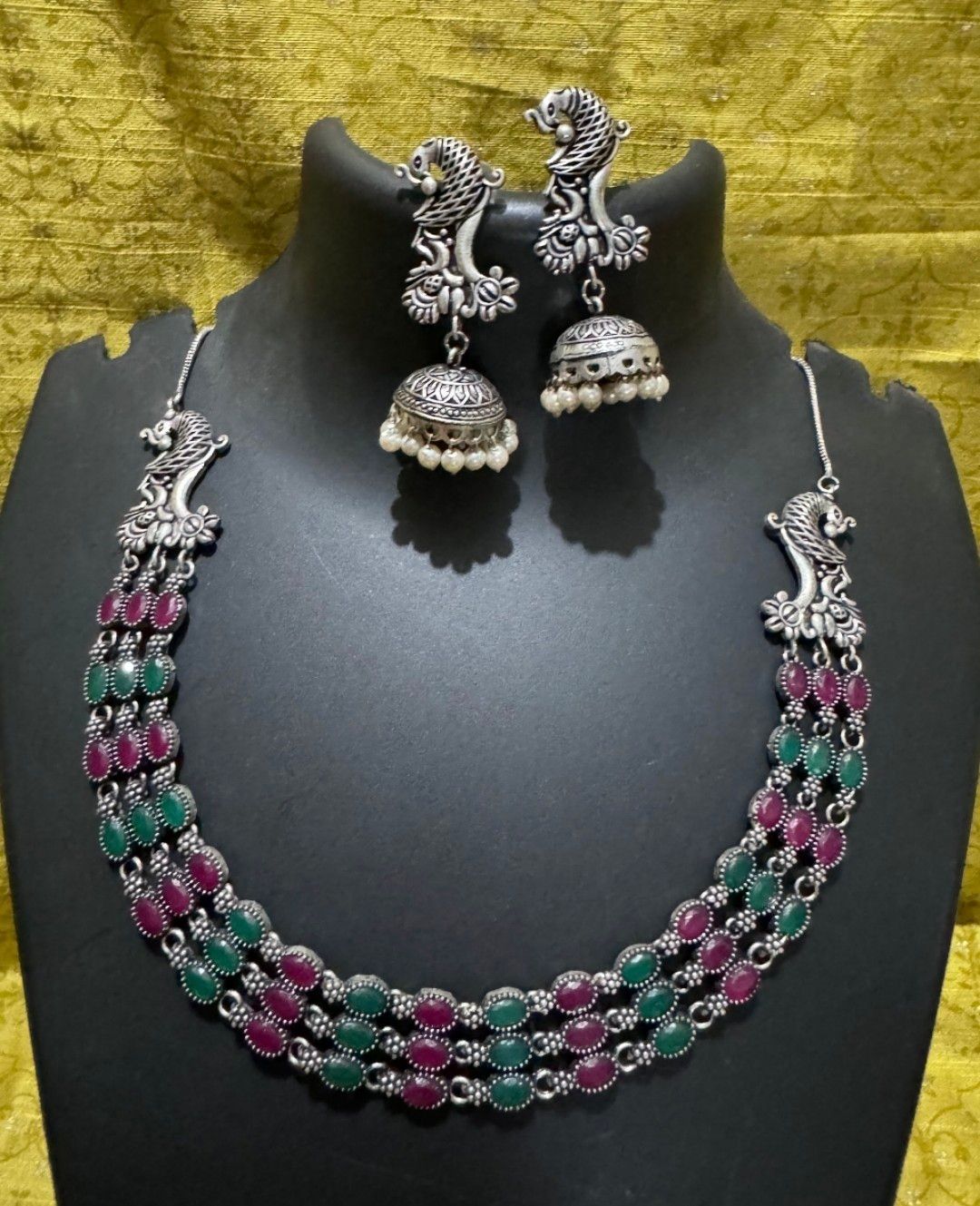 Glamvila Peacock Design Choker Set