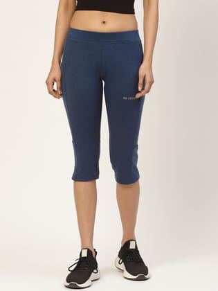 Womens Skinny-Fit Three-Fourth Jegging