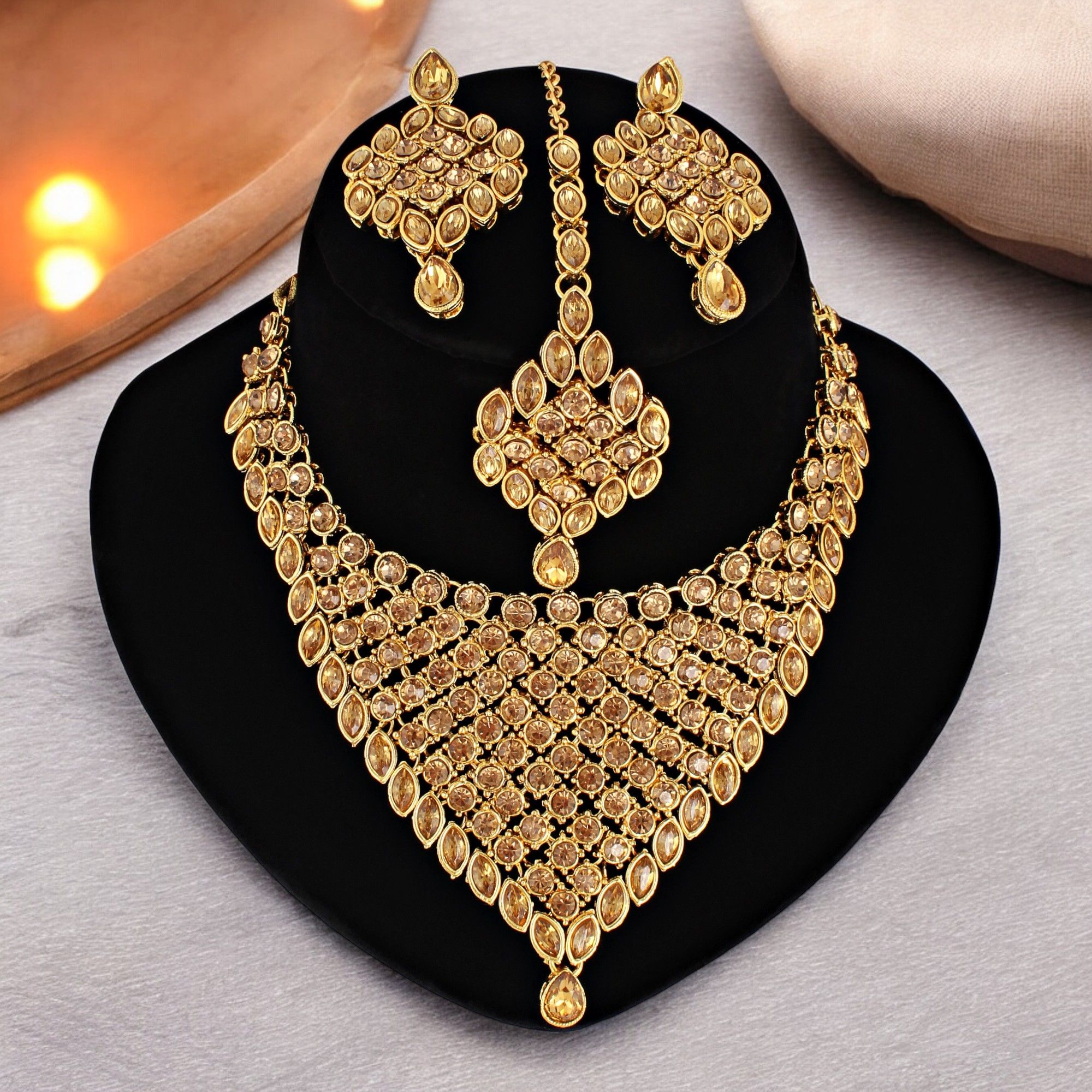 LUCKY JEWELLERY Designer Gold Plated Gold Color Stone Necklace Set For Women & Girls (825-L1SS-836-LCT)