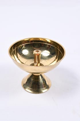  "Traditional Indian Brass Oil Lamp/Diya for Diwali and Other Religious Festivals"