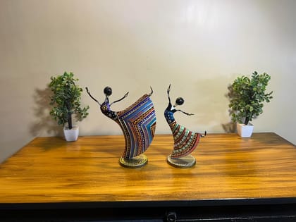 Manoj Art - Dancing Rajasthani Lady Showpiece, Table Decorative Items, Tribal Metal Muisician Showpiece Statue Home Decorative Items for Table Tv Unit Living Room Office Decor