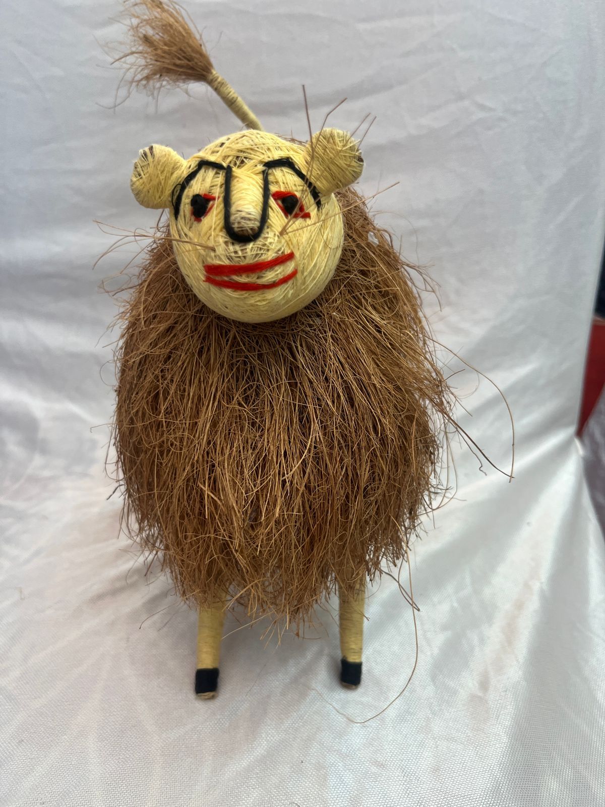  Handmade Coconut Fiber Lion Figurine