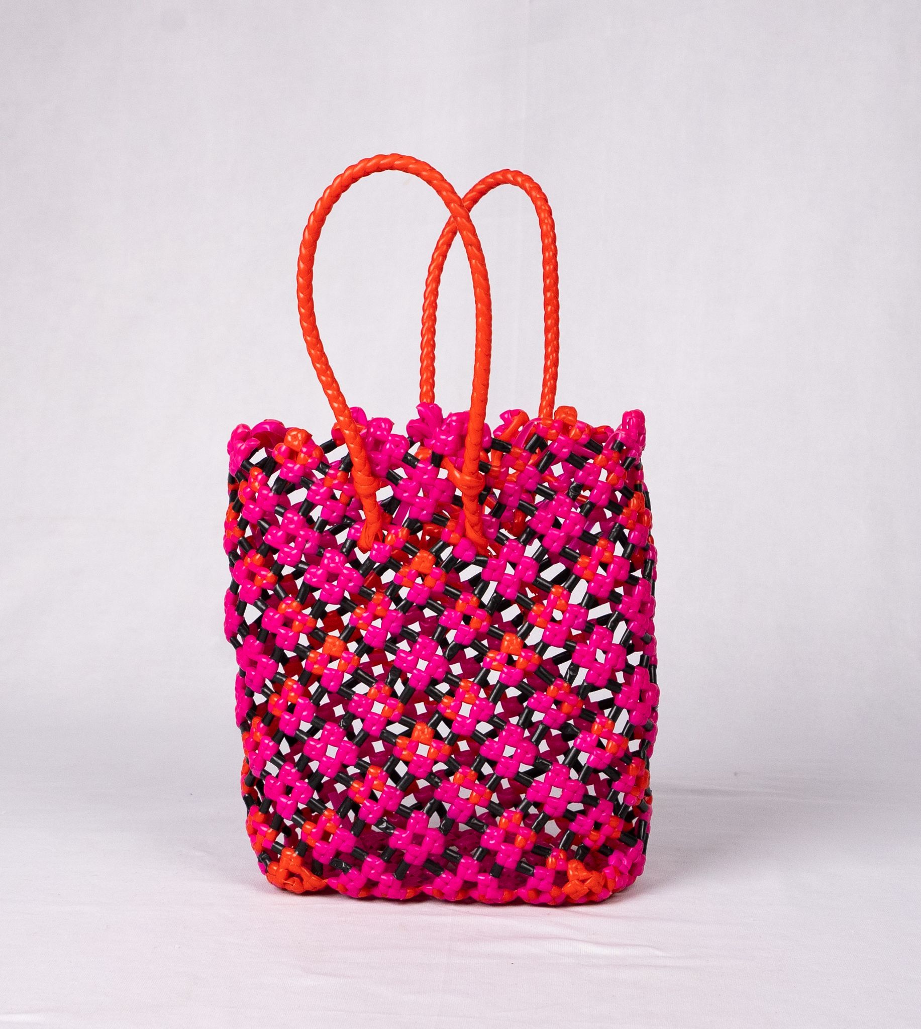 HAND MADE PLASTIC WIRE BAG