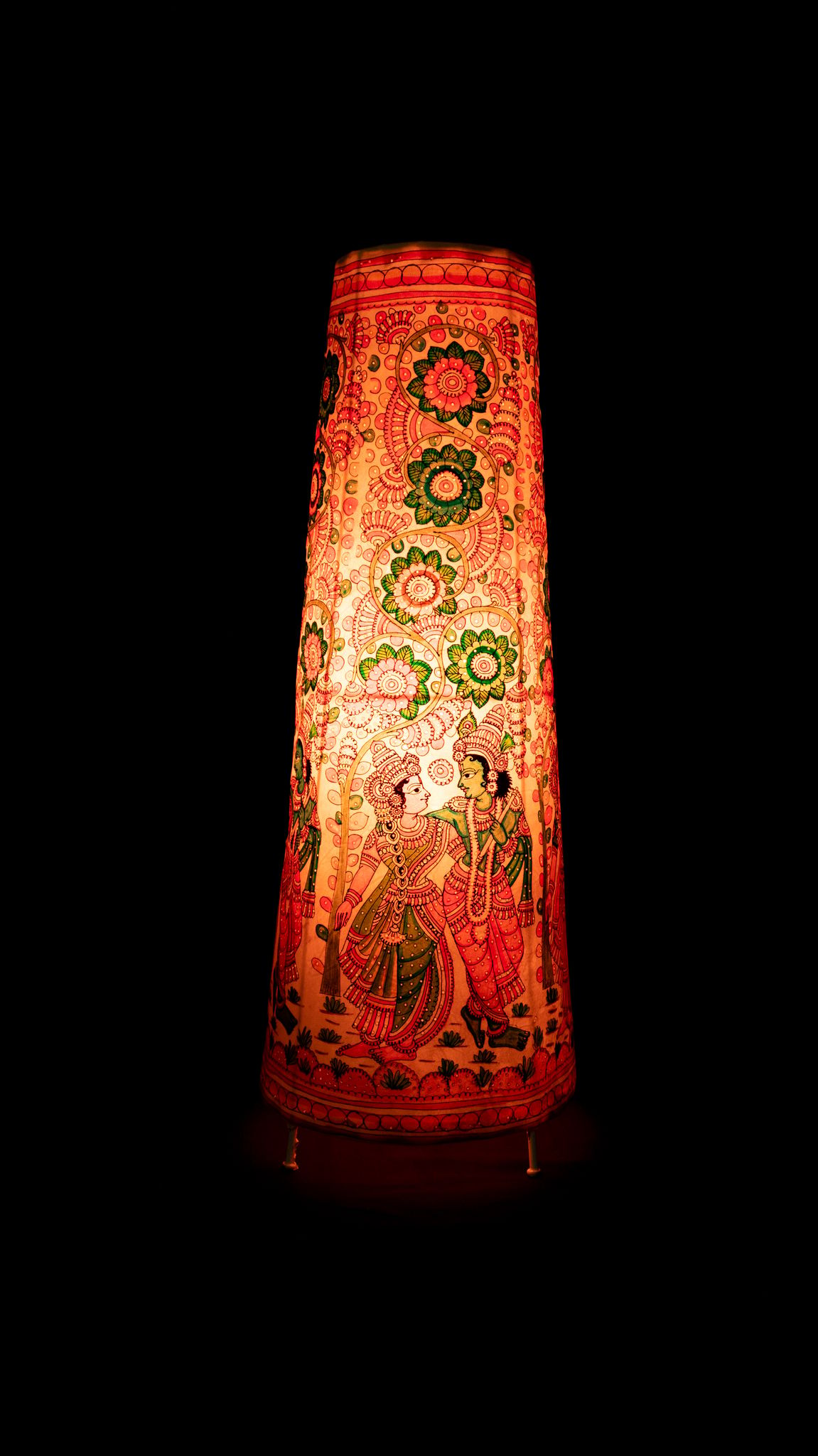  "Exquisite Hand-Painted Paper Maché Table Lamp with Traditional Indian Motif"