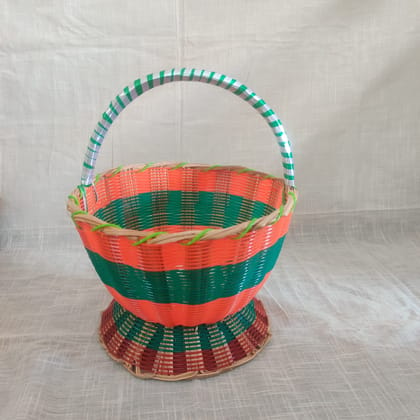  Handwoven Wicker Picnic Basket with Lid and Carrying Handle