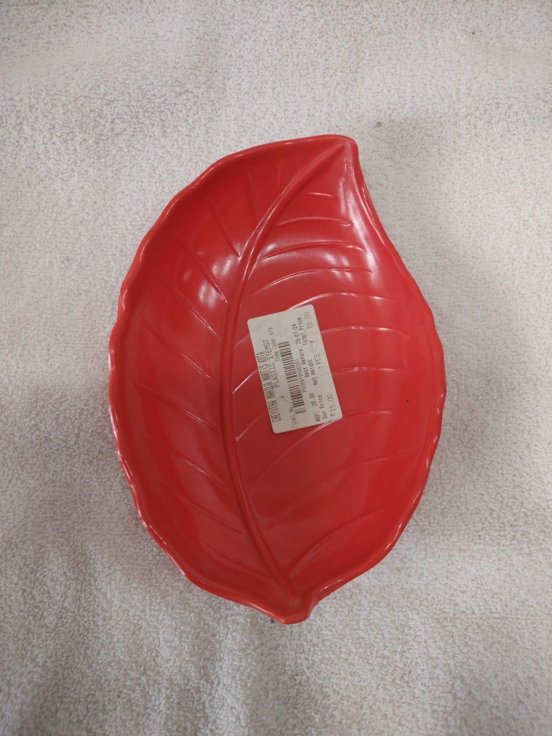  Red Leaf Shaped Plastic Dish