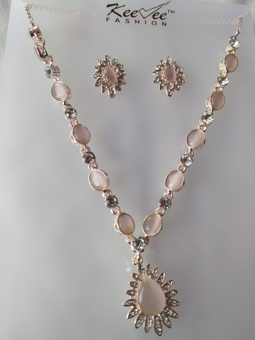  Reeve Fashion Rhinestone and Pink Stone Necklace and Earring Set