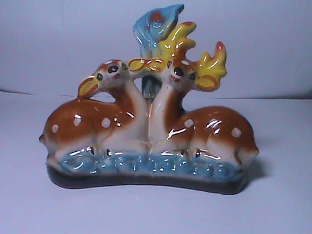 Peengan Vintage Deer Couple Figurine