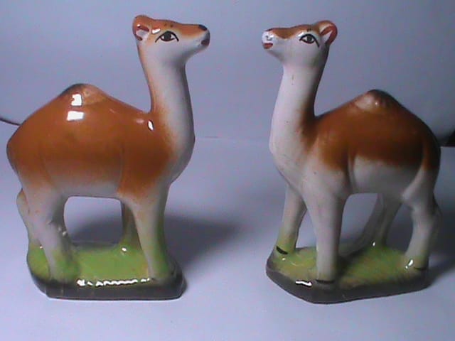 Peengan  Vintage Ceramic Camel Figurines - Set of 2