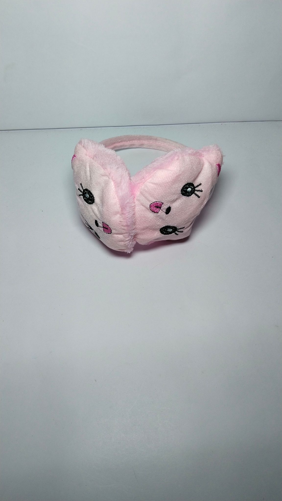  Plush cat earmuffs