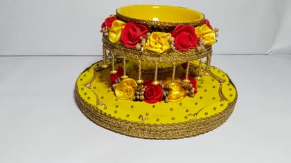  Yellow and red decorative bowl with flowers