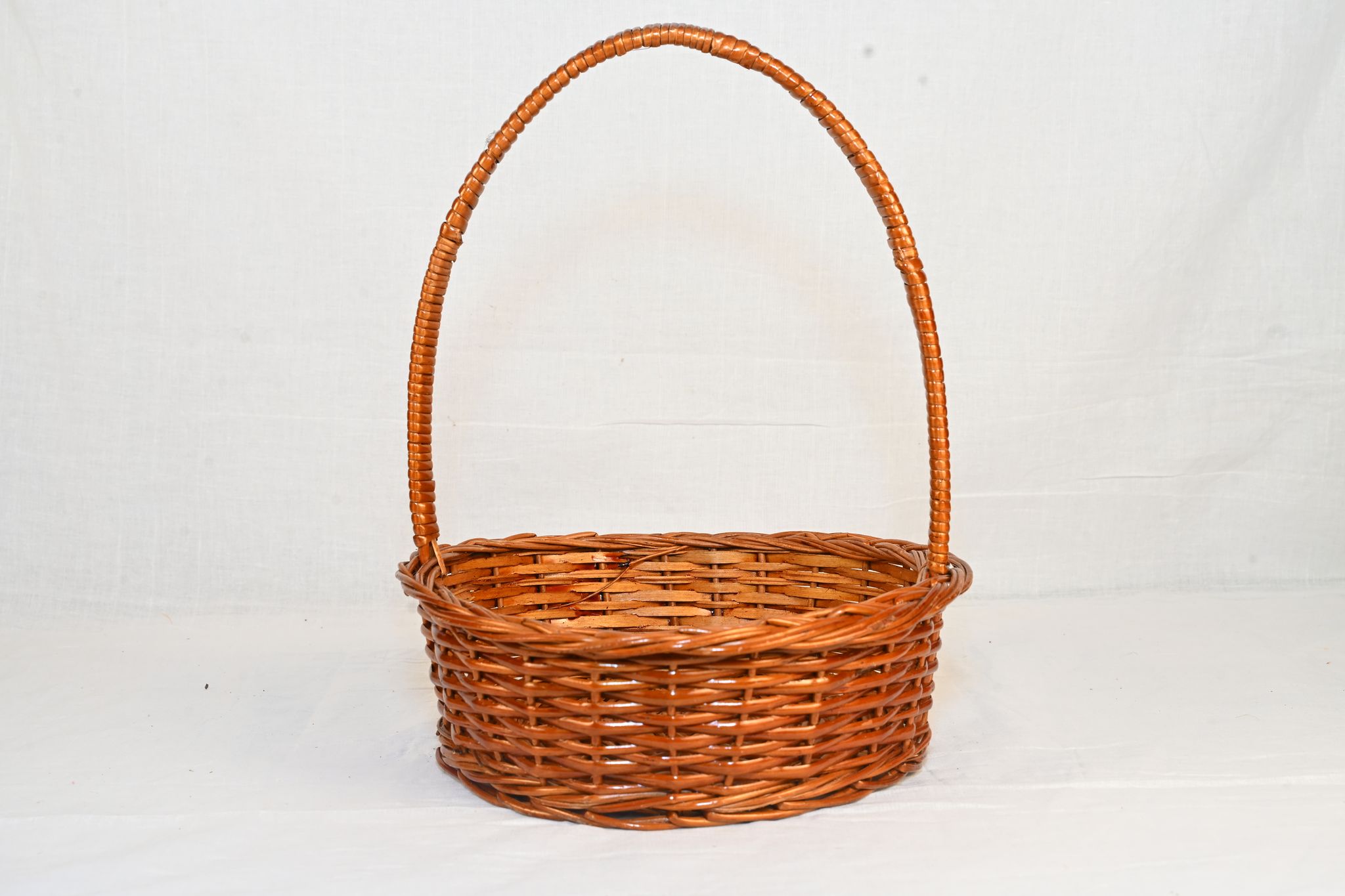 Wicker Picnic Basket with Carrying Handle